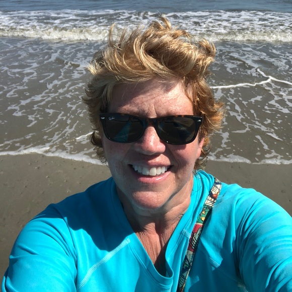 Meet your Posher, Lori - Picture 1 of 1